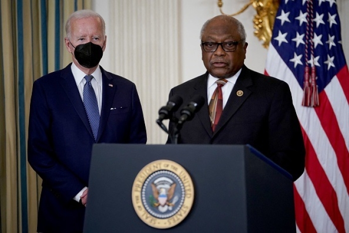 President Joe Biden stands with House Majority Whip James Clyburn (D-S.C.) at a signing ceremony for the Inflation Reduction Act of 2022 on August 16, 2022. (Photo by MANDEL NGAN/AFP via Getty Images) President Joe Biden stands with House Majority Whip James Clyburn (D-S.C.) at a signing ceremony for the Inflation Reduction Act of 2022 on August 16, 2022. (Photo by MANDEL NGAN/AFP via Getty Images)