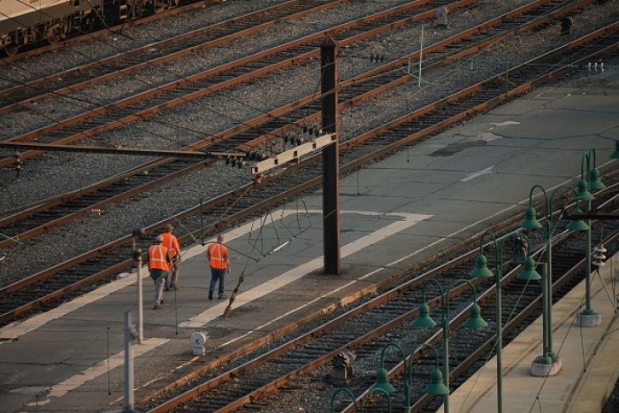 Railway workers walk through Union Station in Washington, D.C., on September 15, 2022. (Photo by STEFANI REYNOLDS/AFP via Getty Images) Railway workers walk through Union Station in Washington, D.C., on September 15, 2022. (Photo by STEFANI REYNOLDS/AFP via Getty Images)
