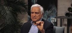 Christian apologist Ravi Zacharias speaks to Dave Rubin on The Rubin Report. (Photo credit: YouTube/The Rubin Report)