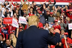 Supporters cheer as U.S. President Donald Trump arrives to address a "Keep America Great" rally in Colorado Springs, Colo. (Photo credit: JIM WATSON/AFP via Getty Images)