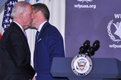 Hunter Biden introduces his father Vice President Joe Biden at the World Food Program USA's 2016 awards ceremony on April 12, 2016 in Washington, D.C. (Photo: Kris Connor/WireImage via Getty Images)