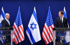 Israeli Prime Minister Binyamin Netanyahu and White House senior advisor Jared Kushner in Jerusalem. (Photo by Debbie Hill/Pool/AFP via Getty Images)