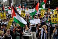 Palestinian supporters rally in Los Angeles on May 15, 2021. (Photo by PATRICK T. FALLON/AFP via Getty Images)