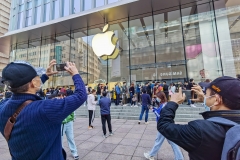 Pictured is an Apple store in China. (Photo credit: STR/AFP via Getty Images)