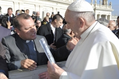 Fr. Miguel Soto Gaxiola speaks briefly with Pope Francis in St. Peter's Square. (Facebook) 