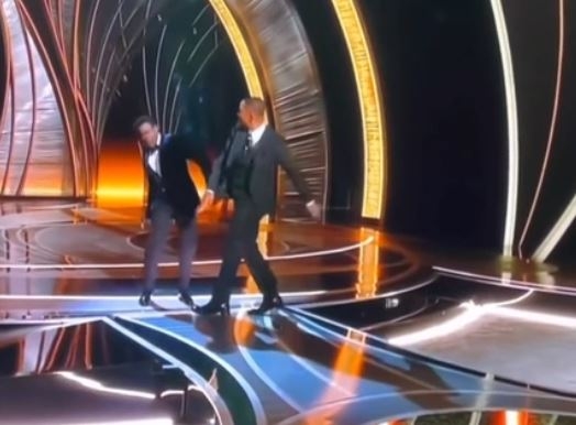 Radio Host: 'I'll Need a Ruling' on Will Smith Slapping Chris Rock, Given Hollywood's Conflicting Messages on Men, Women - Vimarsana News