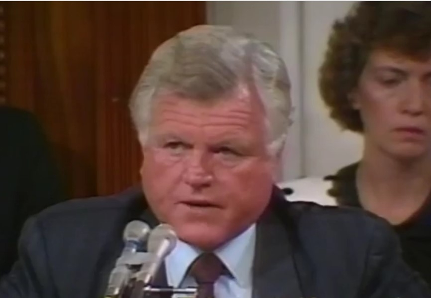WATCH: Teddy Kennedy Questions Clarence Thomas' Commitment to Ending Racial Discrimination - Vimarsana News