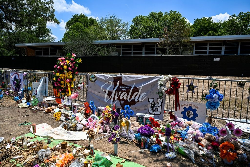 New ALERRT Report: Uvalde Police Officer Had Clear Shot of Suspect Before He Entered School - Vimarsana News