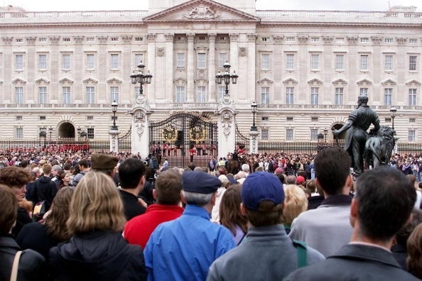 9/11 Remembered: The Morning Queen Elizabeth's Guards Played The Star-Spangled Banner - Vimarsana News