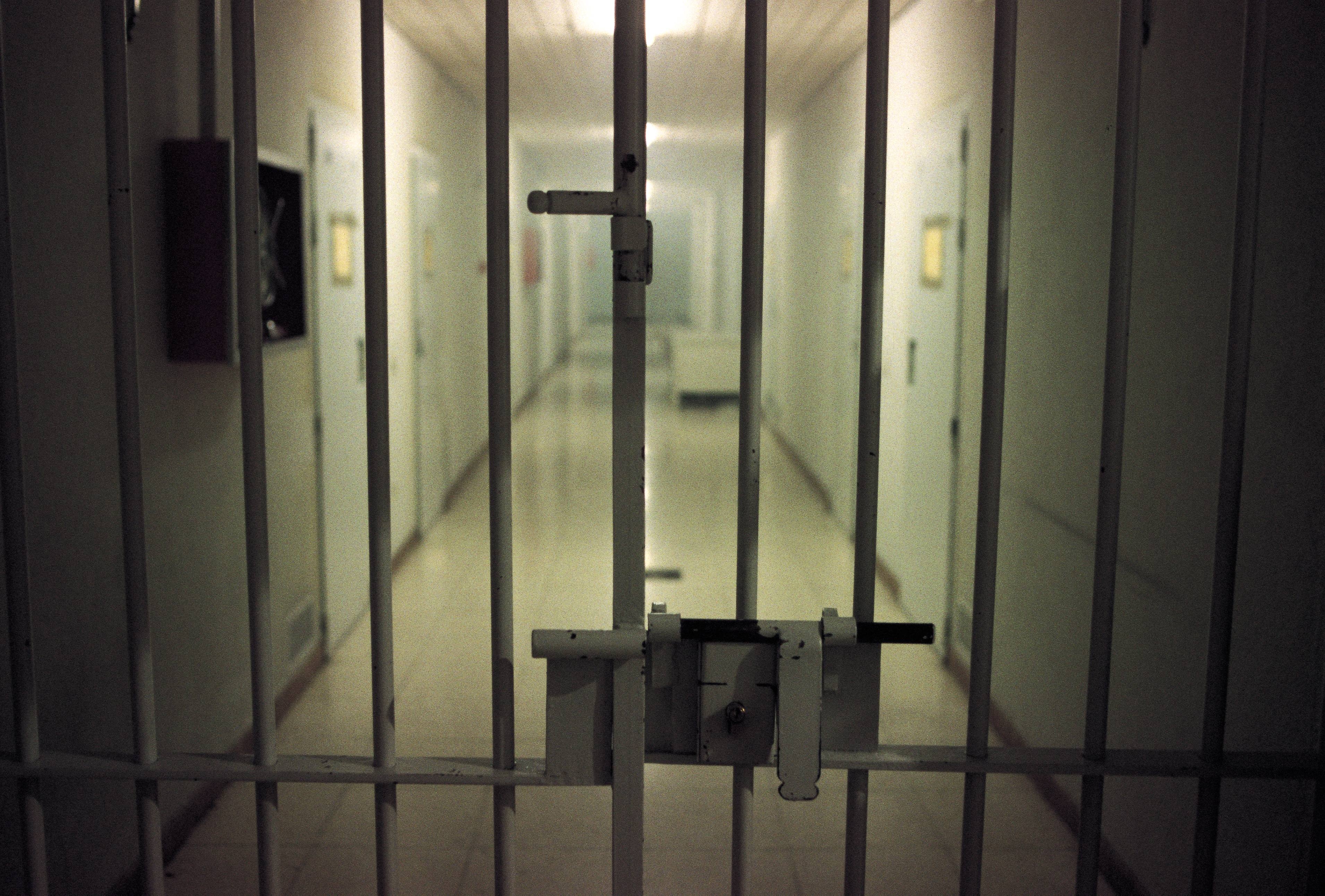 Oregon Governor Commuted Killers' Death Sentences. Some may be Released - Vimarsana News