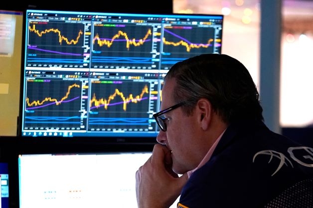 All 10 of the Largest ESG Funds Suffered Double-Digit Percent Losses, 8 Underperformed S&P 500, as 2022 Drew to a Close - Vimarsana News